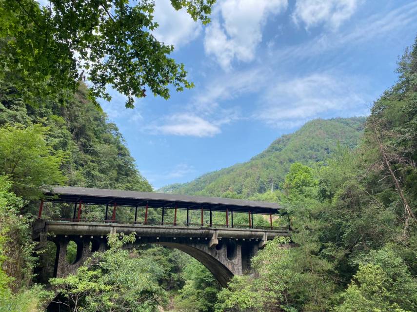 天台山龙穿峡