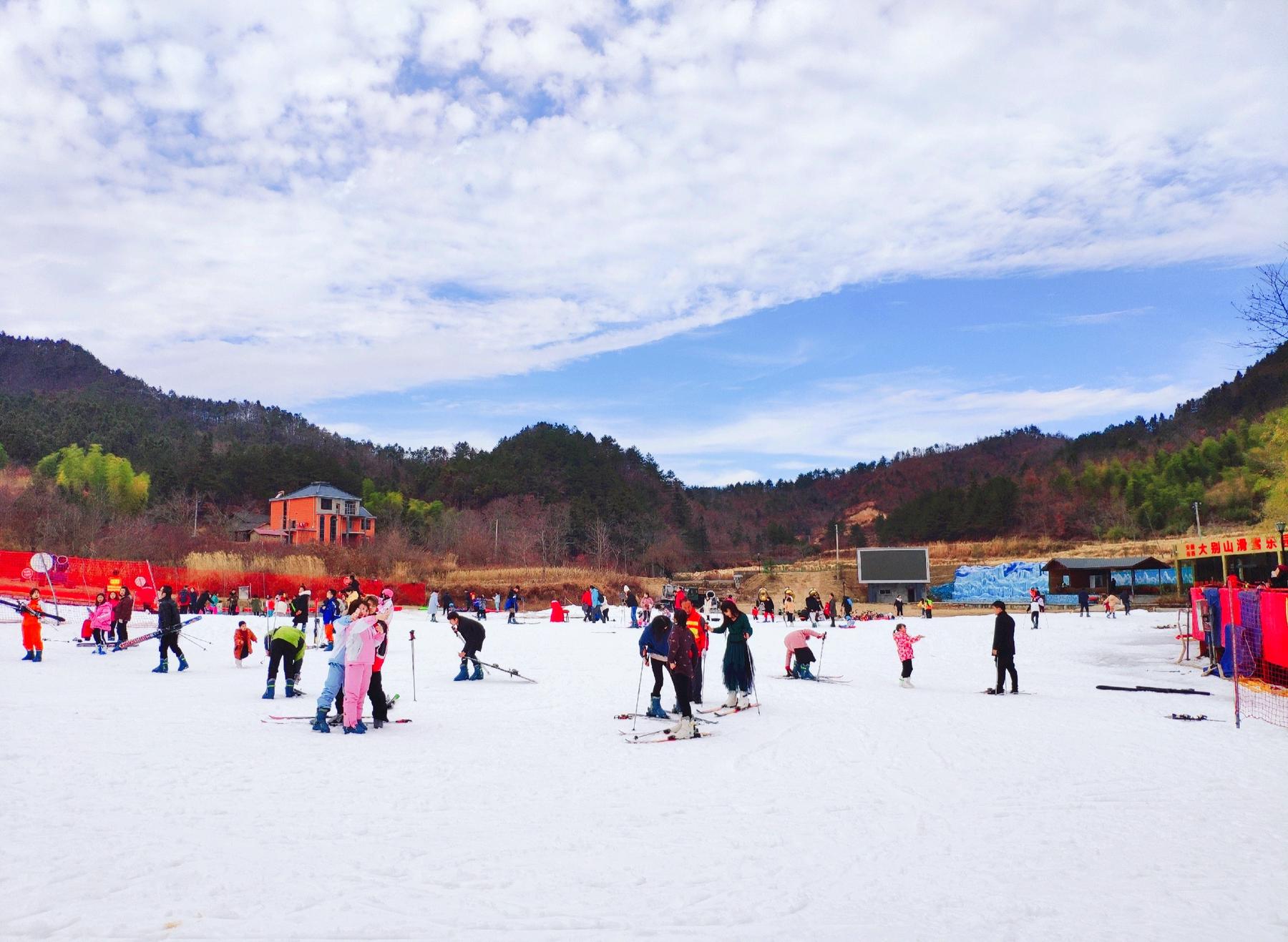 大别山滑雪乐园