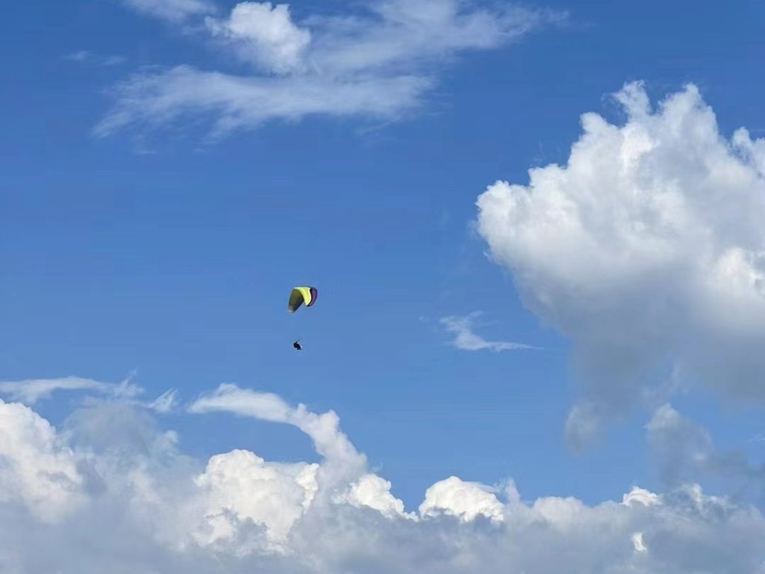 西西双纳蓝极国际滑翔伞飞行营地
