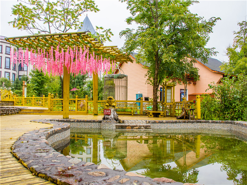 西岭宝豫龙花温泉度假小镇