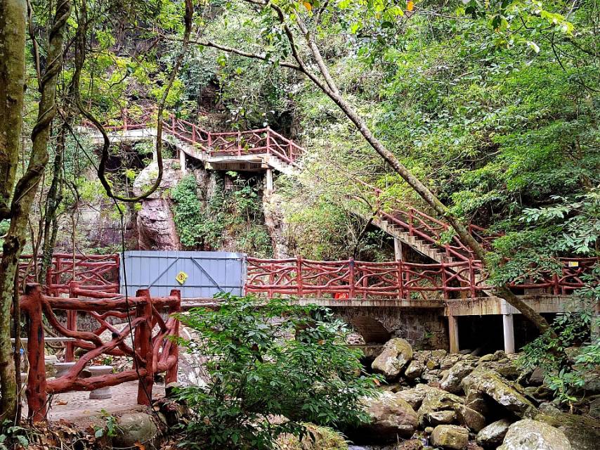 武宣县百崖大峡谷景区